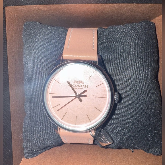 Coach Ruby Watch - Picture 4 of 6